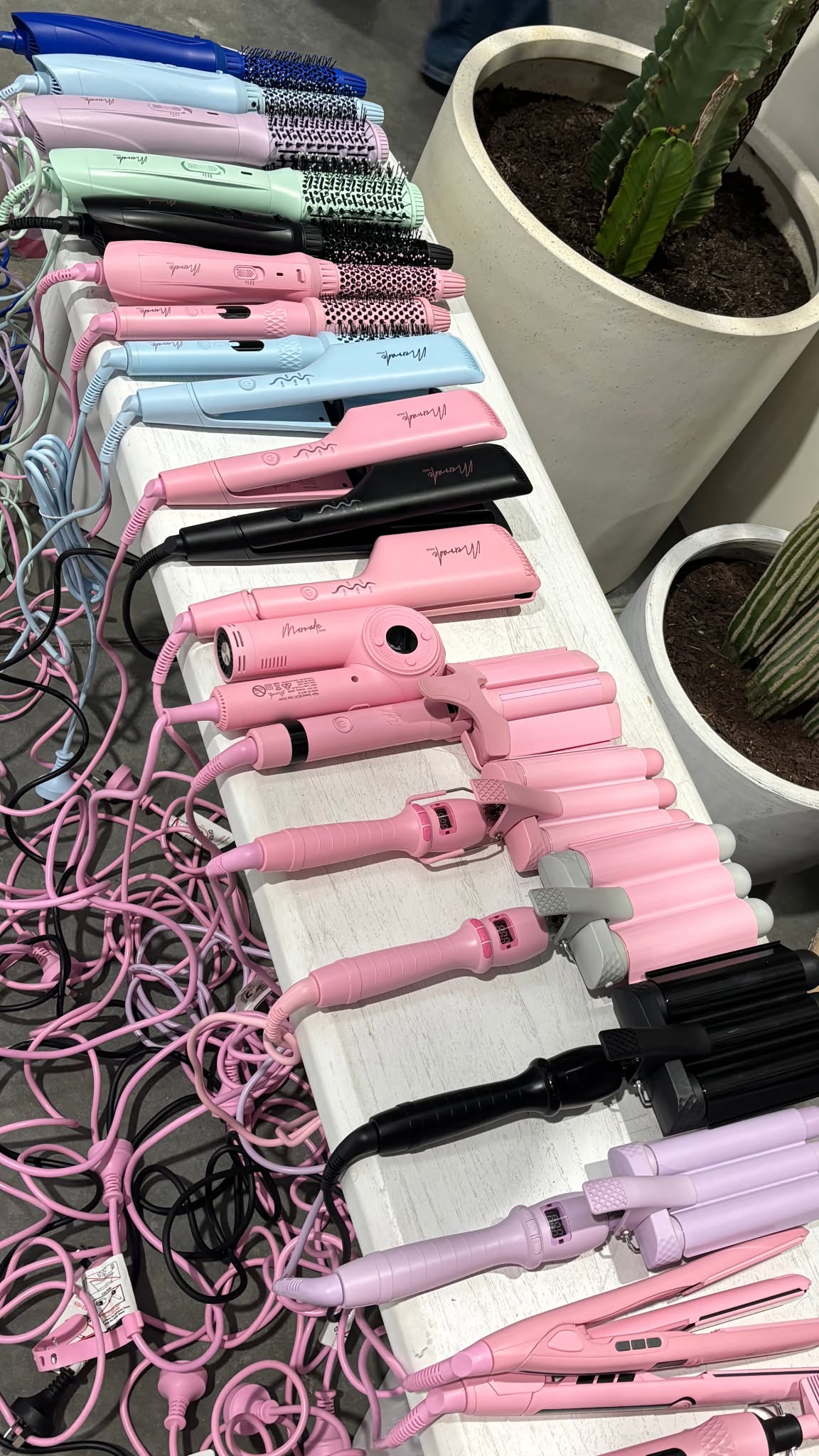 Mermade Hair Facebook ad: Fast & Free Shipping Over $110