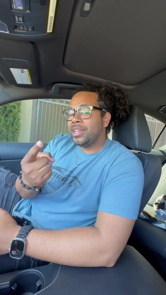 AutoSky Facebook ad: AutoSky Wireless CarPlay