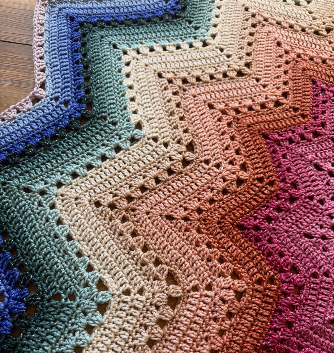 Betty McKnit Facebook ad: Essential 6-Day Star Blanket Bundle