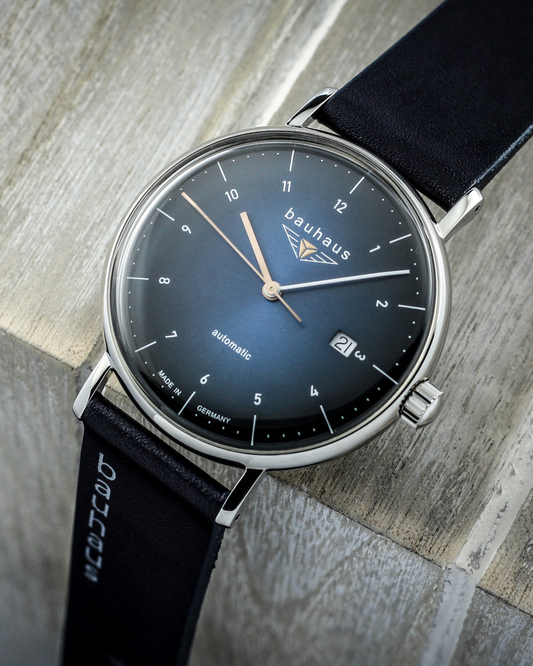 Bauhaus_official Facebook ad: / Die bauhaus Classic Swiss Automatic mit Premiumwerk!