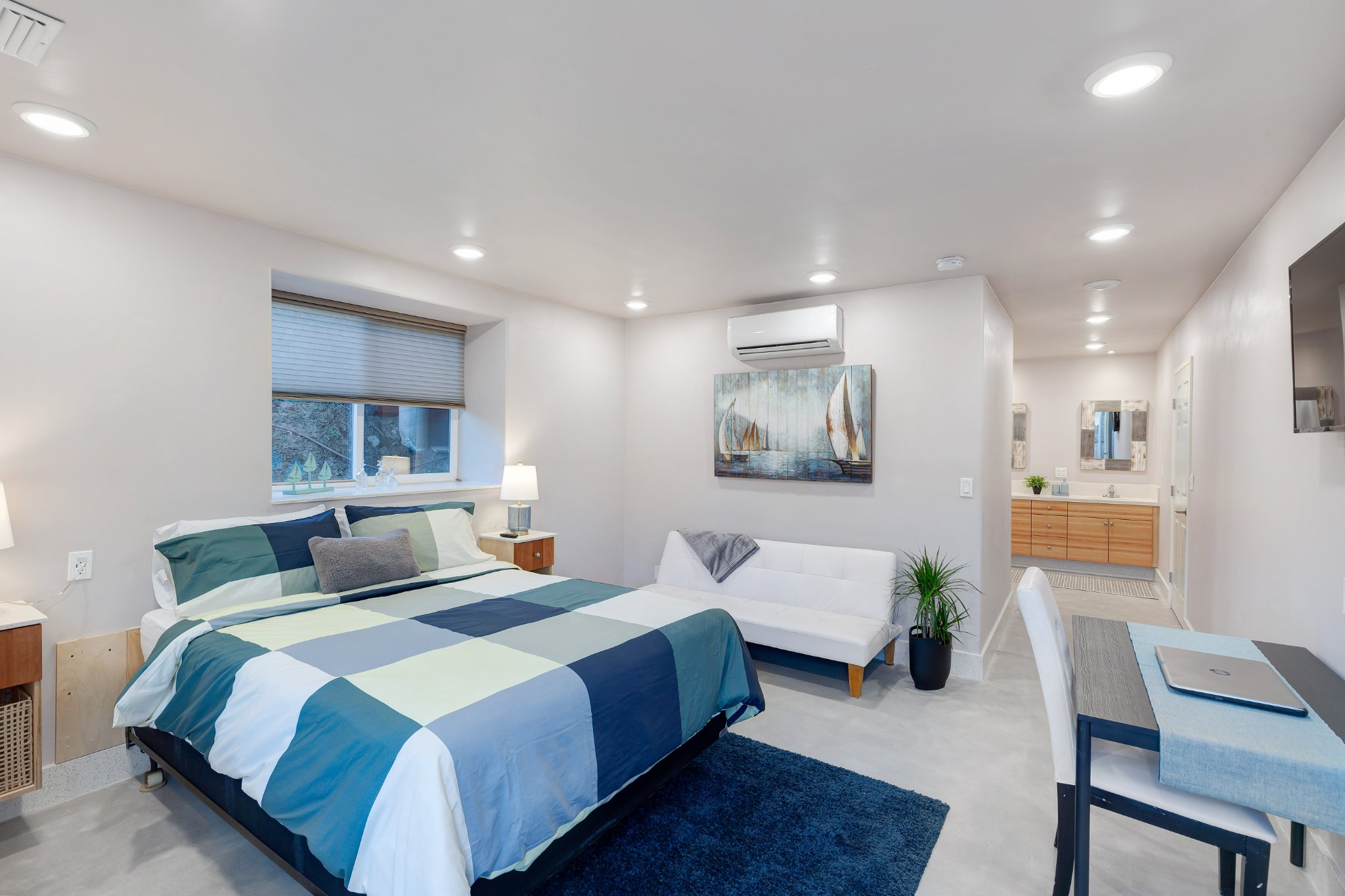Mark Allen Wunch Facebook ad: Private Room For Rent