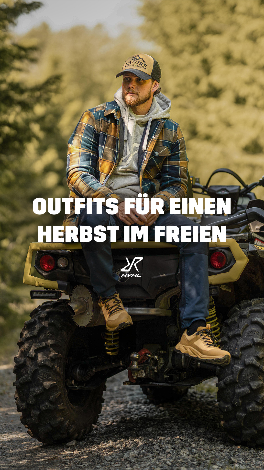 RevolutionRace Facebook ad: Herbst-Must-haves für draußen