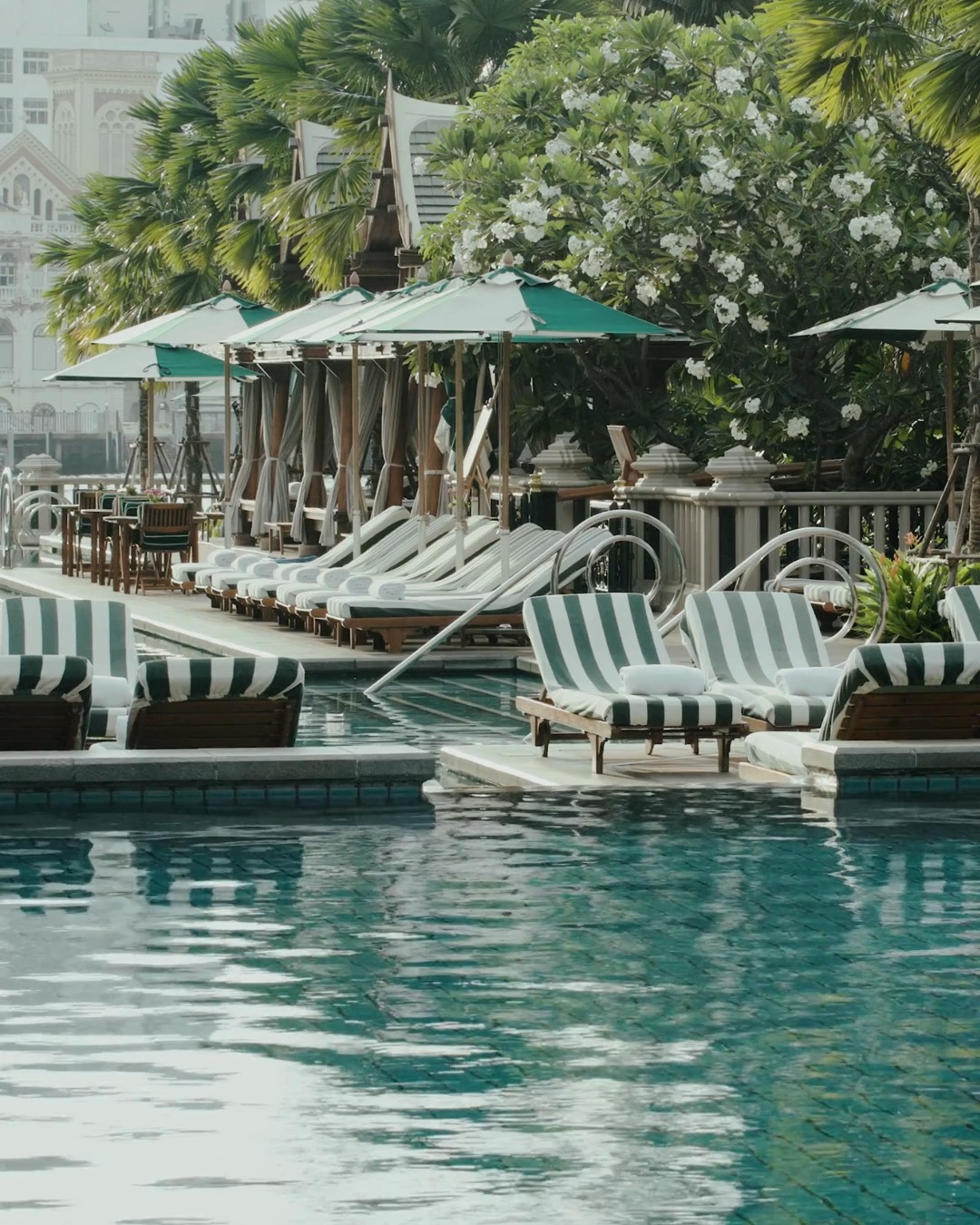 The Peninsula Hotels Facebook ad: A moment of relaxation awaits.