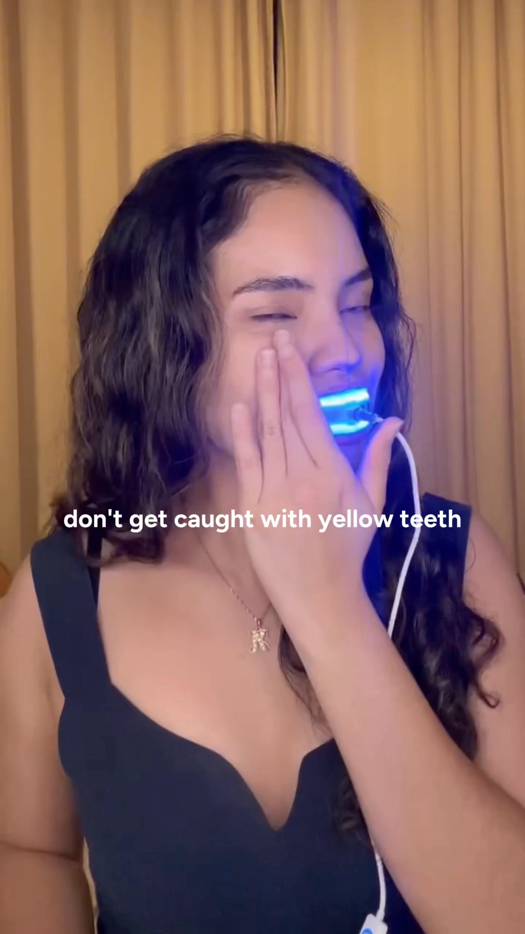 Holo Facebook ad: Holo Teeth Whitening Kit