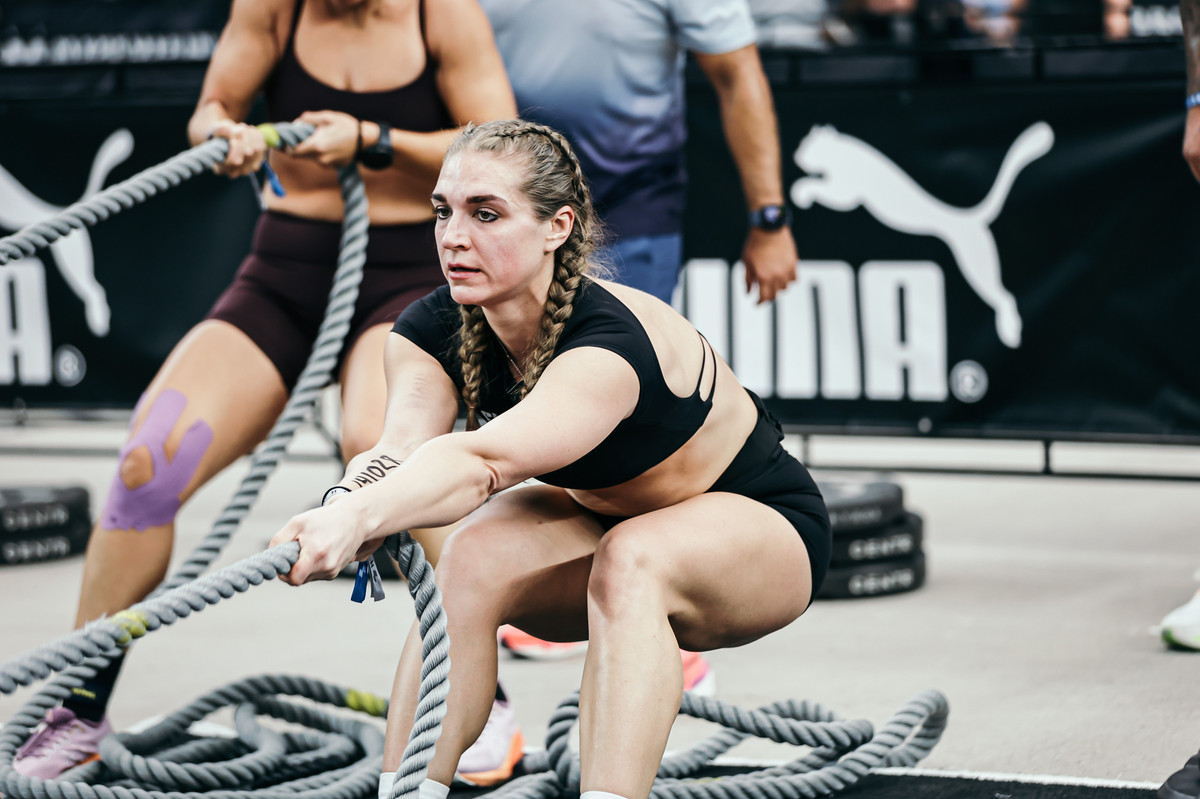 SZMG Facebook ad: Women's Performance Training Starts Here