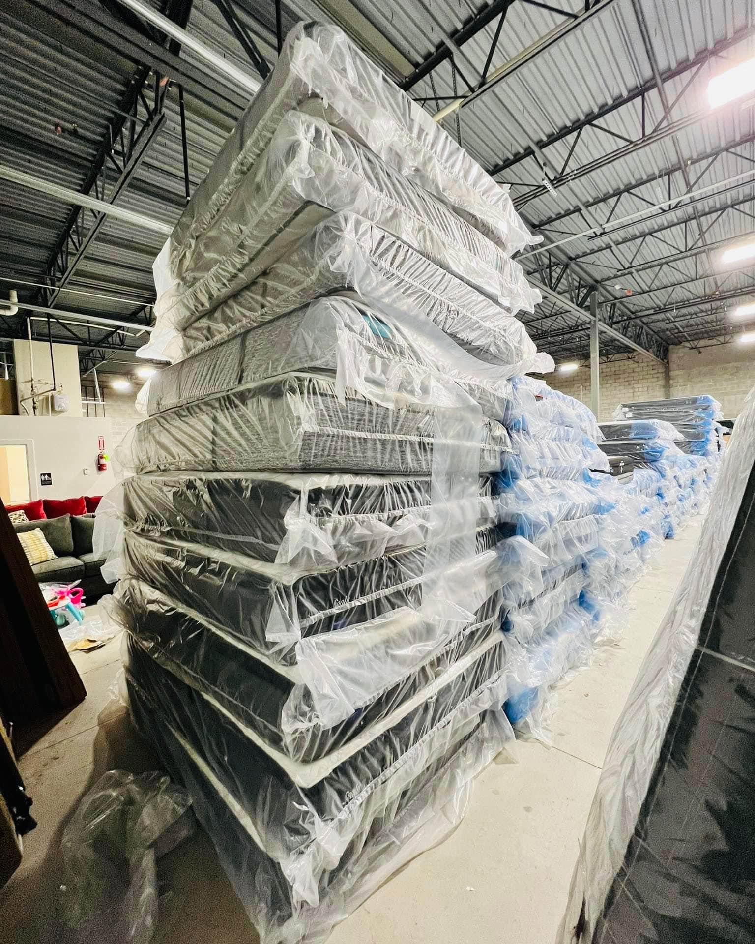 Stetzen Bradshaw Facebook ad: Mattress NEED TO GO! Warehouse is PACKED!