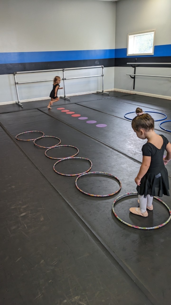 Sapphire Studio Dance Academy Facebook ad: 2 Week Intro to Dance for $39.99