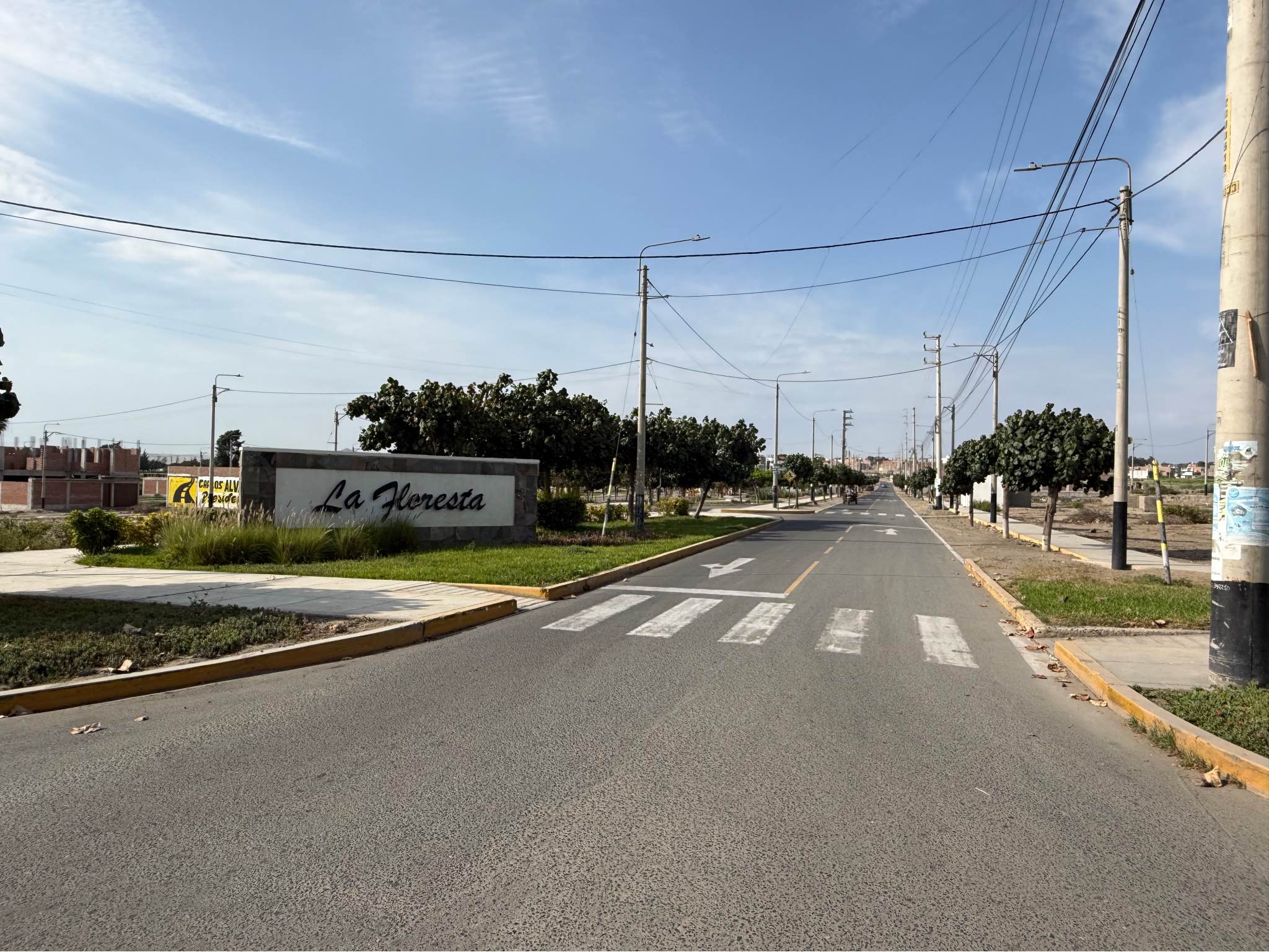 Willy Lopez Mogrovejo Facebook ad: Terrenos (02) Urb La Floresta - Nuevo Chimbote