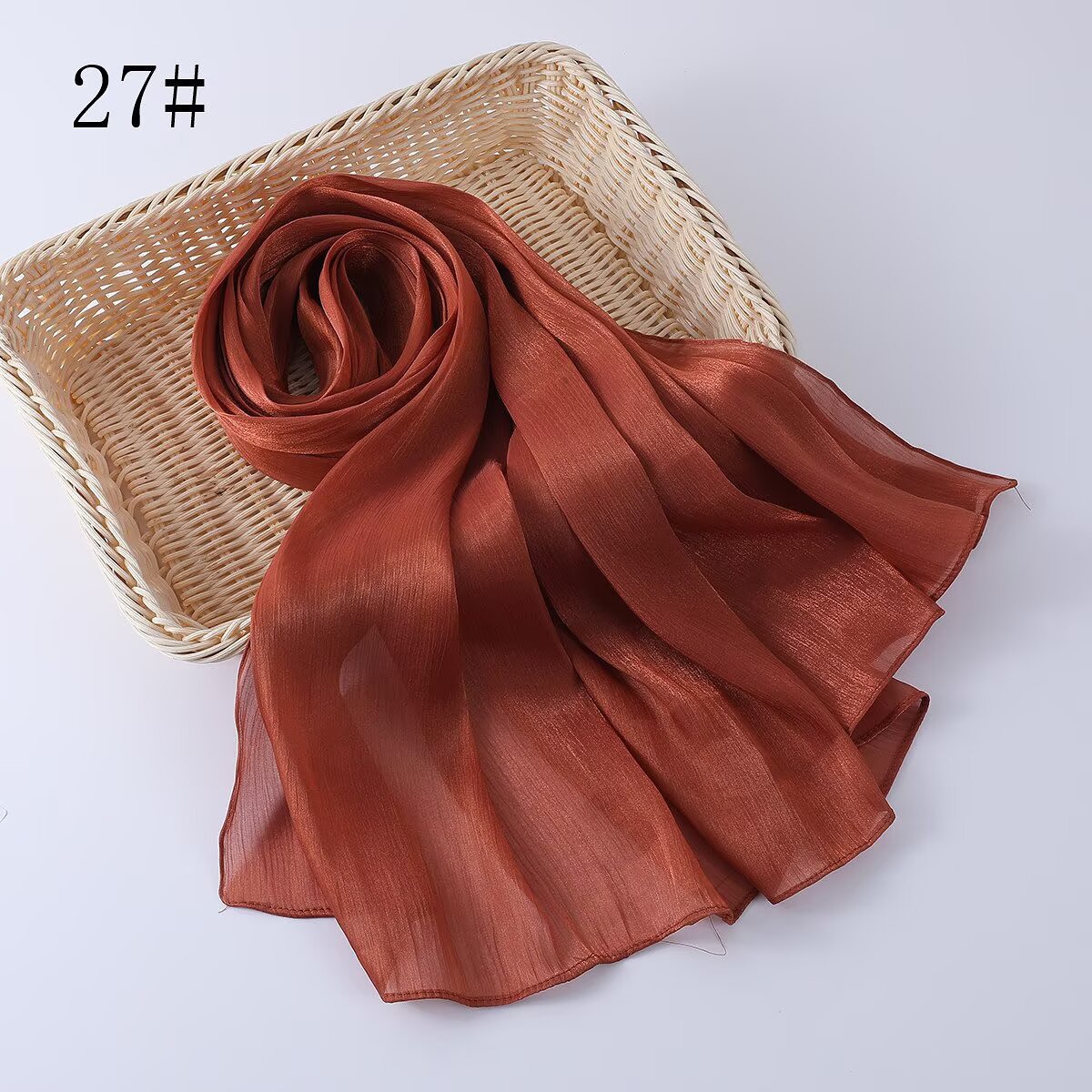 La reine des foulards Facebook ad: Foulard Giselle disponible chez la reine des foulards