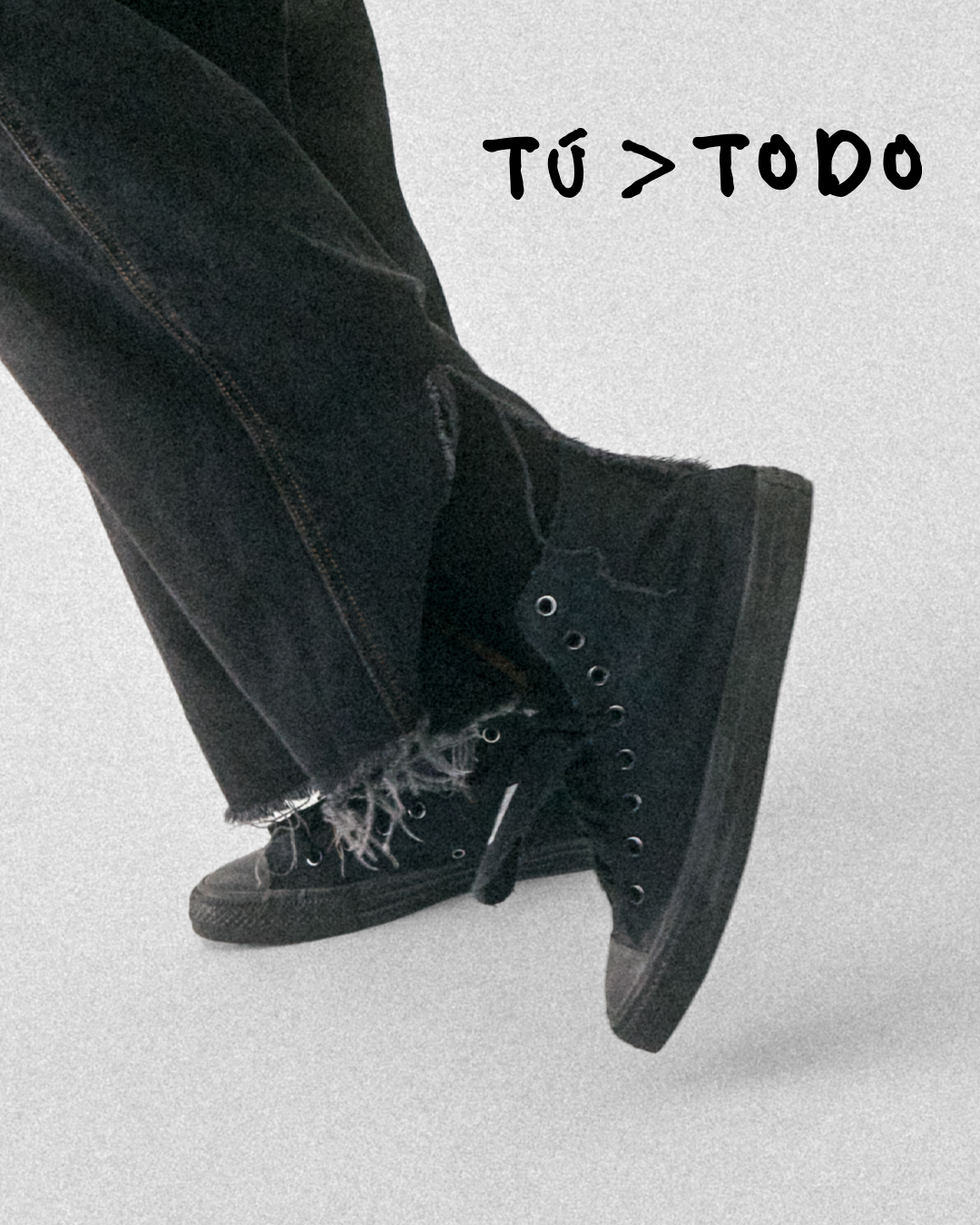 CONVERSE Facebook ad: Regala Chucks: Sorprende con Estilo | Converse México