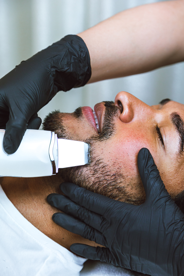 Silver Mirror Facial Bar Facebook ad