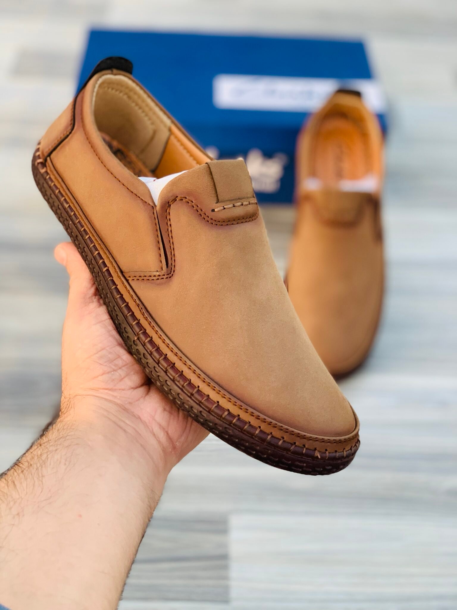 Archiver Shoes Facebook ad: UP TO 50% OFF on Branded Sneakers Collection