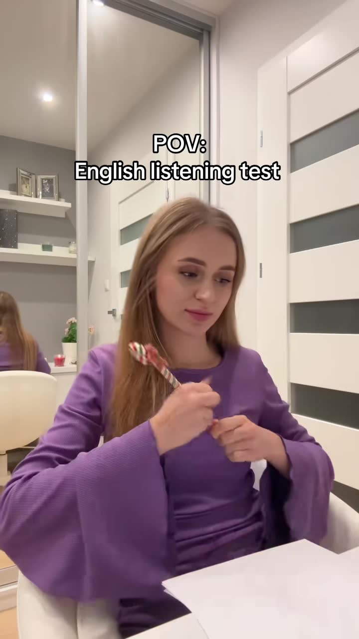 News Center Facebook ad: Online English Course With Certificate