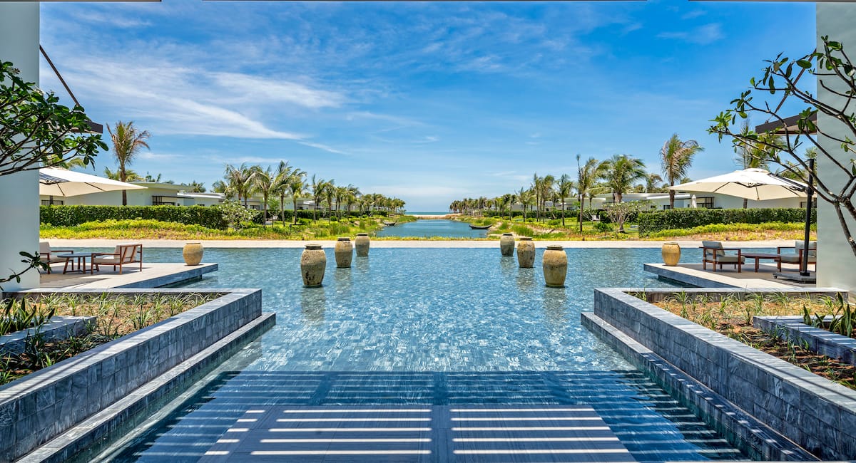 MeliáRewards Facebook ad: Khám phá Việt Nam và thưởng ngoạn phong…