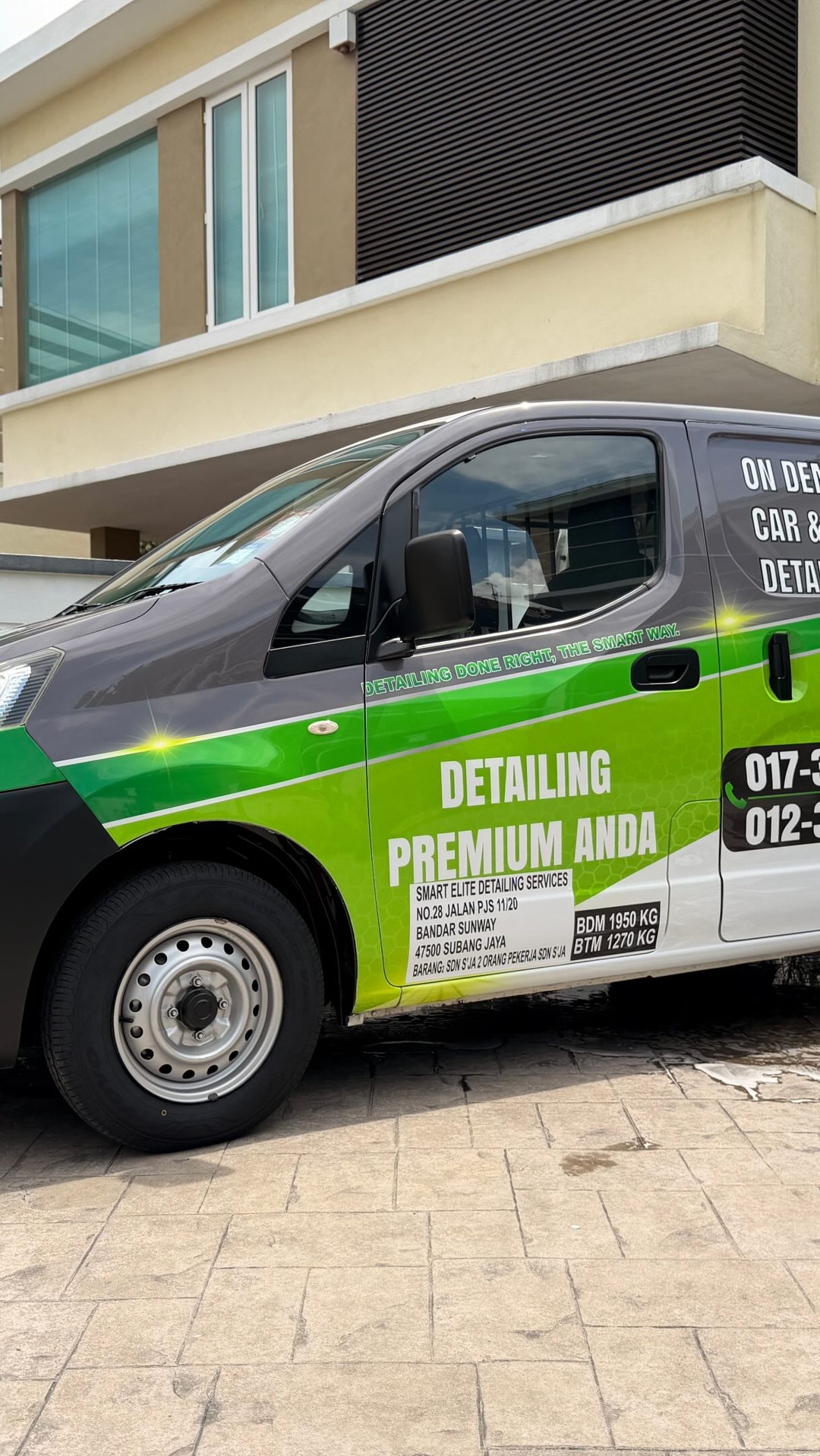 Smart Elite Detailing Facebook ad: Car Detailing, but make it mobile.
