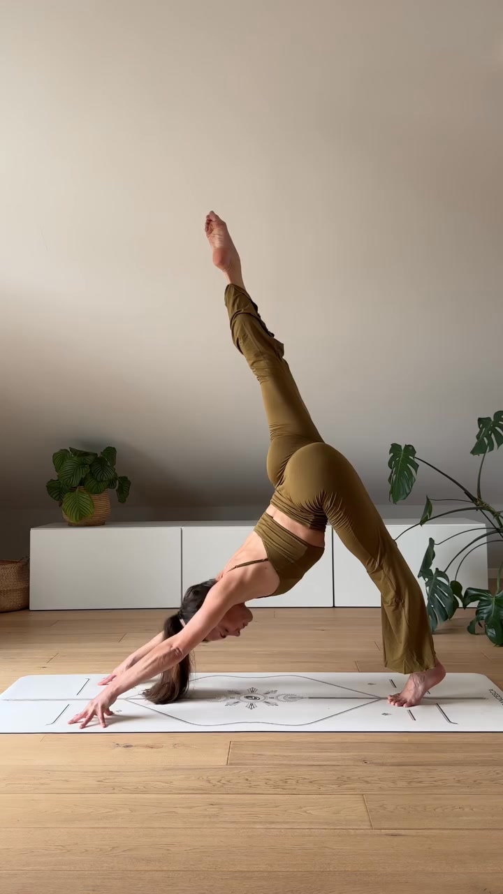 Liforme Facebook ad: Loved by Yogis Worldwide