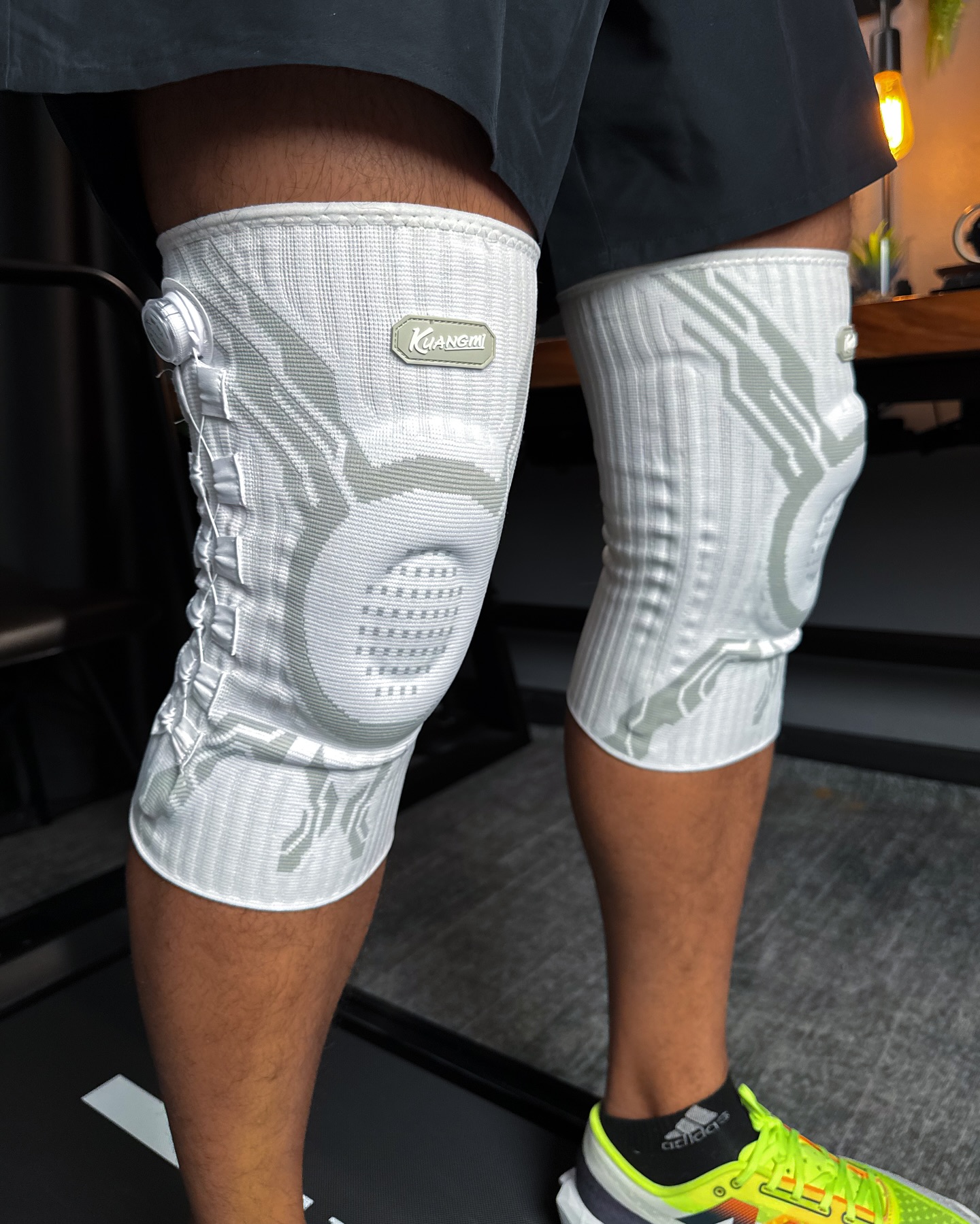 Bank.sata Facebook ad: Unlock your movement-pain-free!.