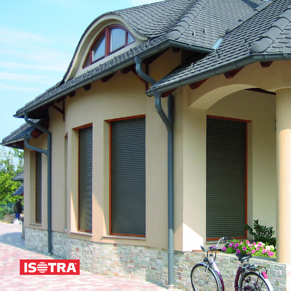 ISOTRA blinds and roller blinds Facebook ad: Vivera roller blinds for external use | Isotra.com