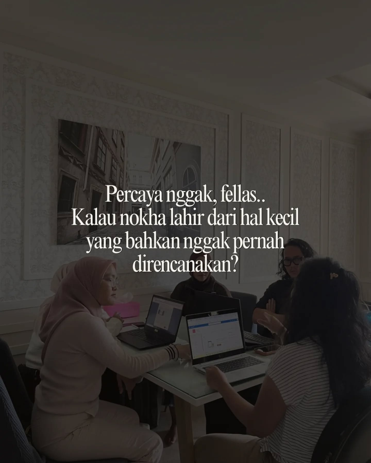 Nokha Footwear Facebook ad: Haii, ini Nokha.