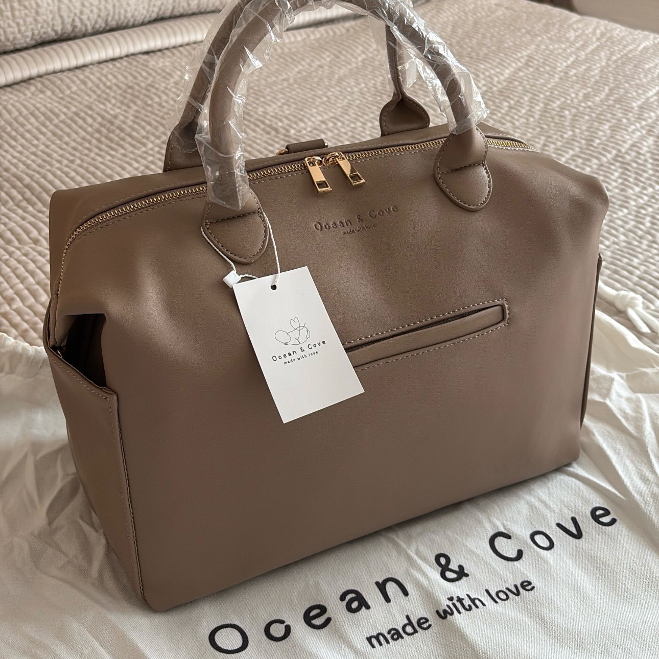 Ocean & Cove Facebook ad: Changing Bag & Accessories
