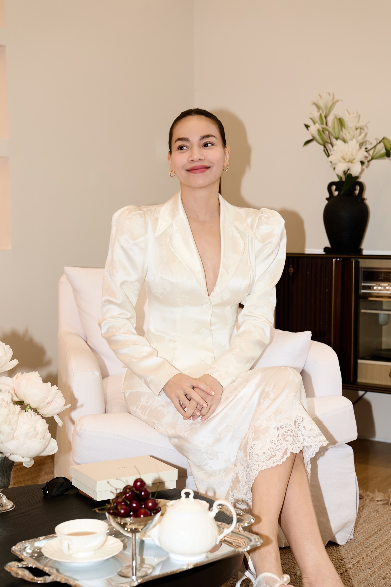 Huong Boutique Facebook ad: Buổi gặp gỡ và trò chuyện cùng chị…