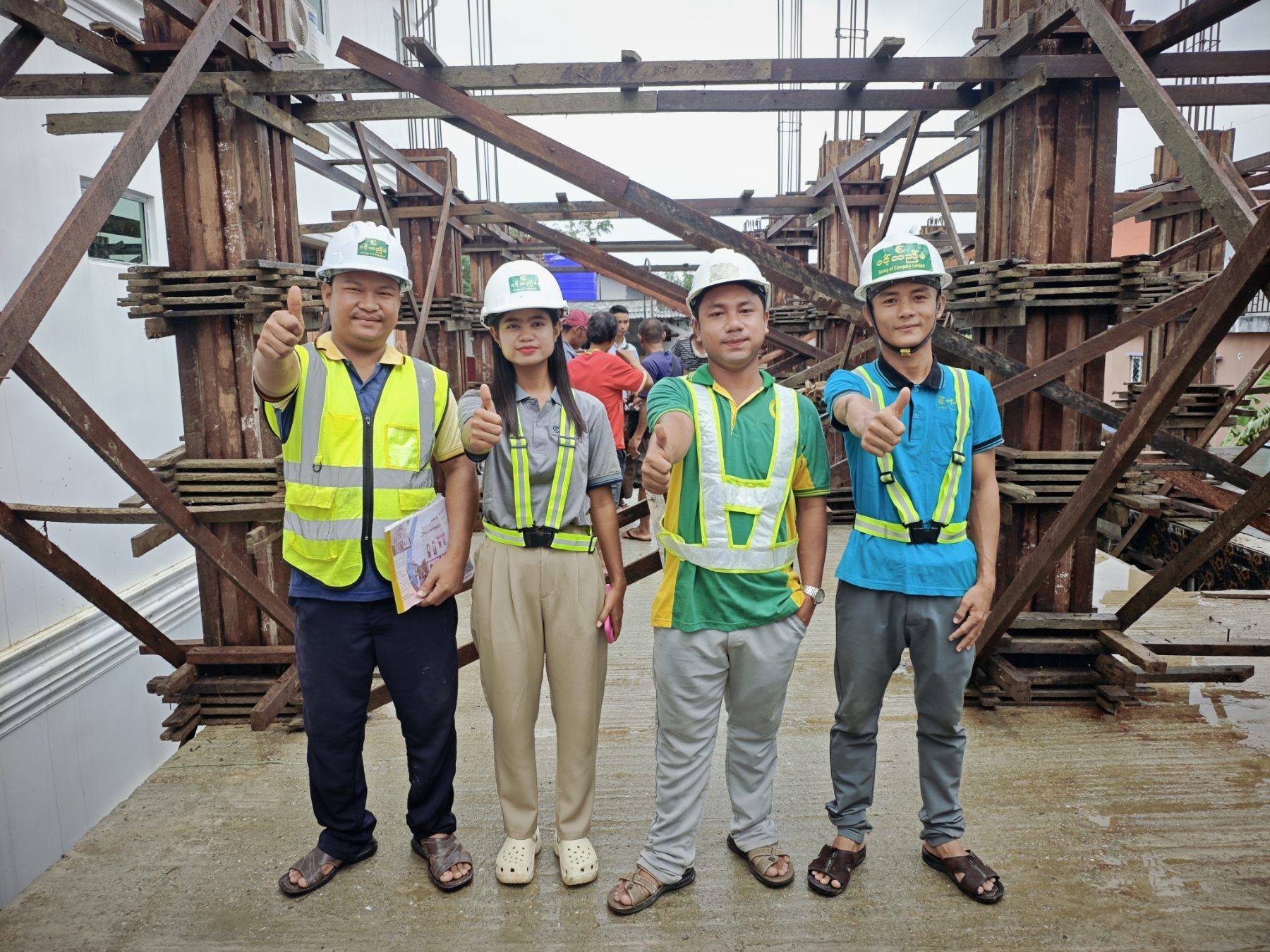 ဝင့်ထည်စံ Construction & Home Decoration Facebook ad