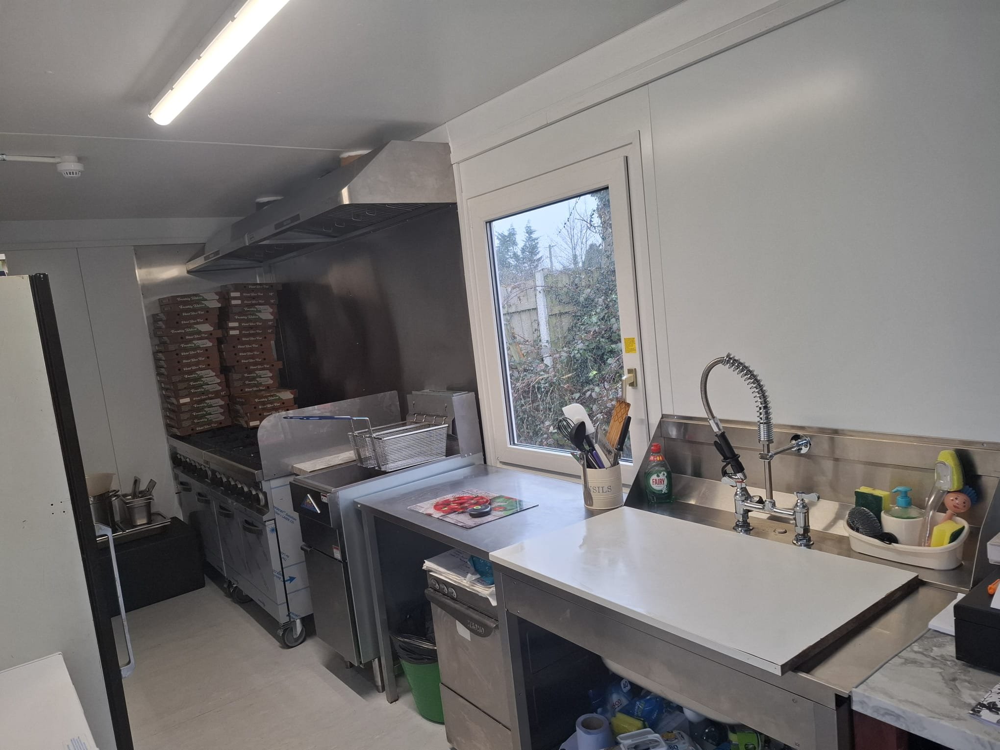 Kaden O Neill Facebook ad: Modular Catering Unit - Ready in Just 3 Weeks!