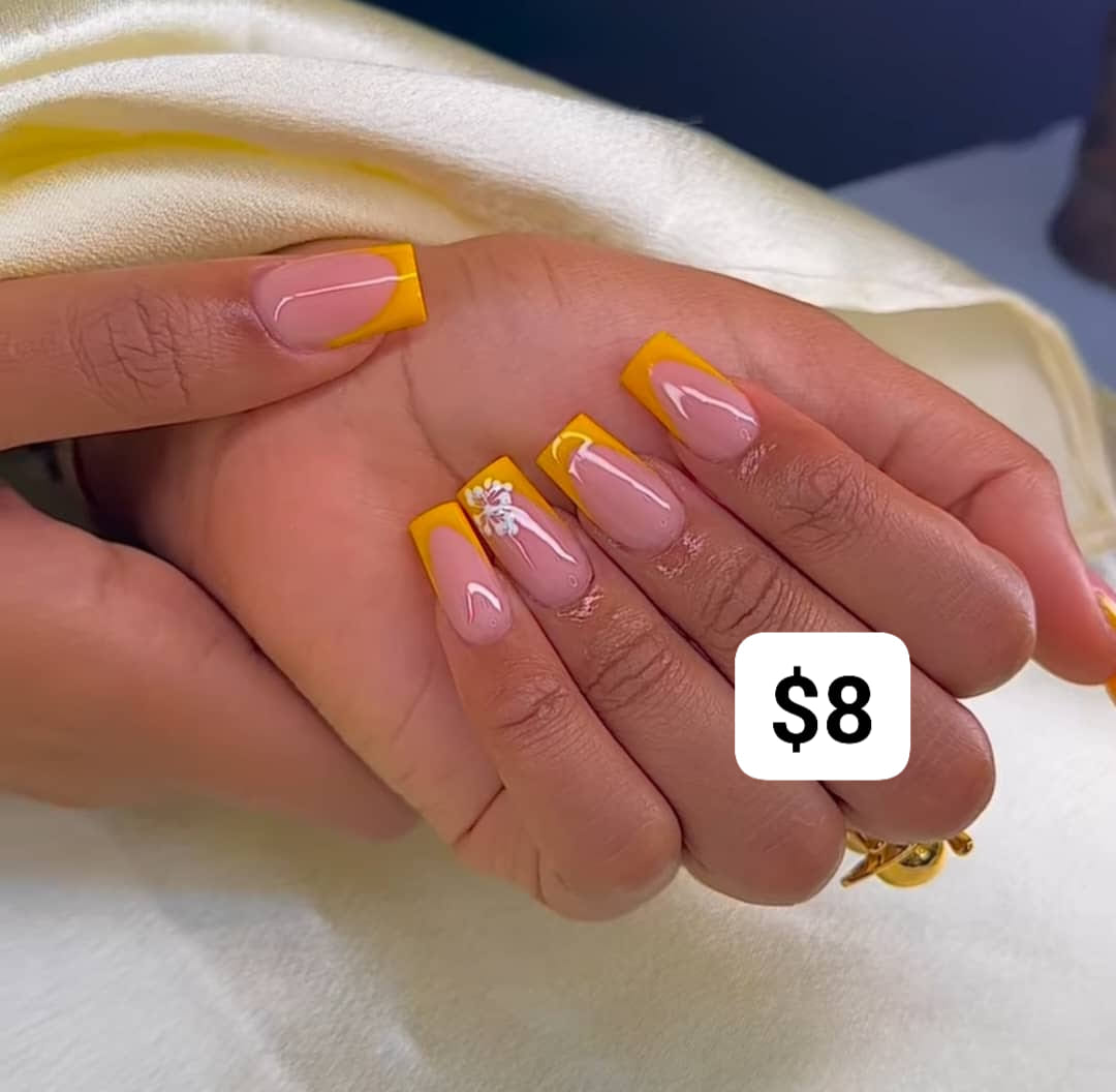 Unie The NailTech. Facebook ad: HOT--PROMOTION!