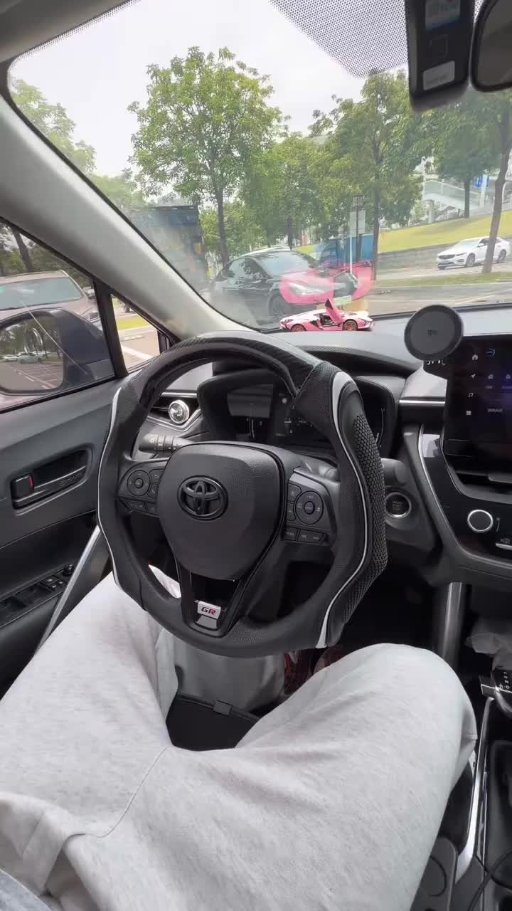Consequentlk.mj04 Facebook ad: Sport-style silicone steering wheel cover