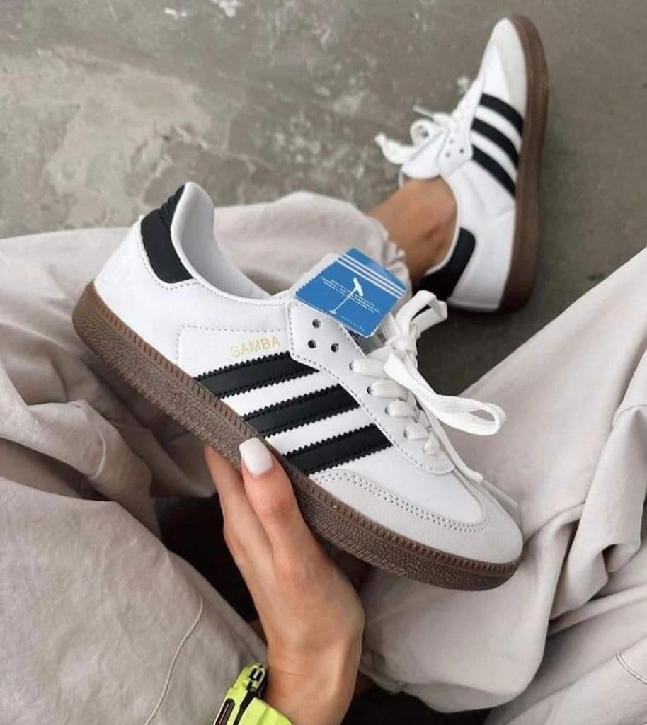 platinum footware Facebook ad: Cash on delivery available