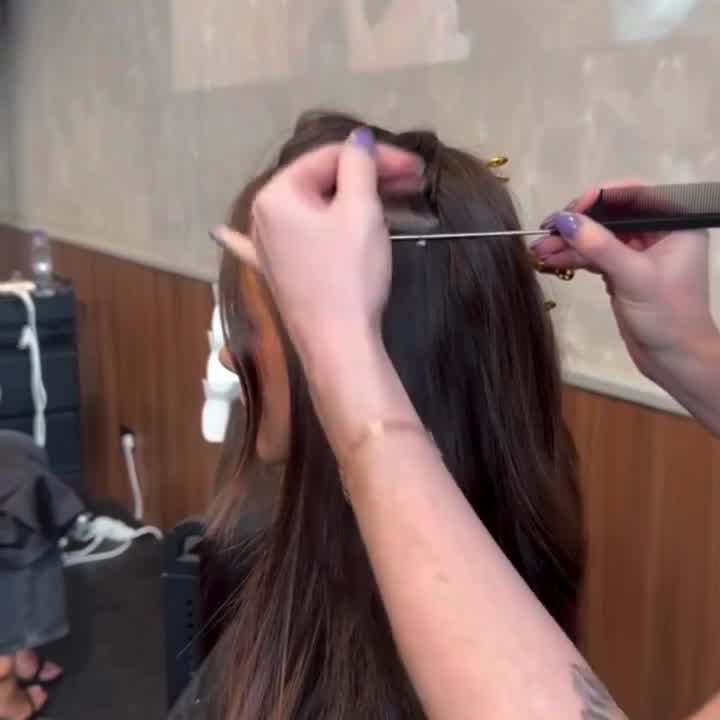 Beauty Works Luxury Hair Extensions Facebook ad: Find your nearest salon!