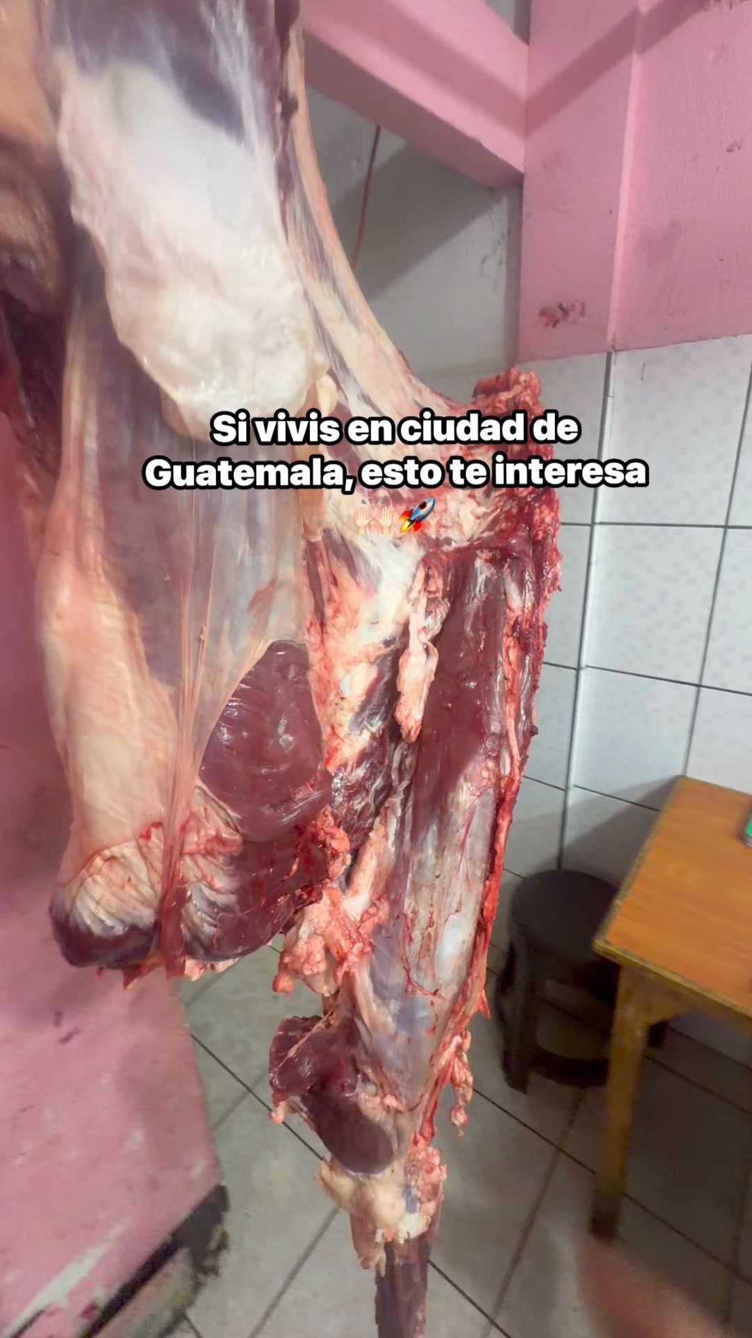 Meat Box Facebook ad: Escribenos