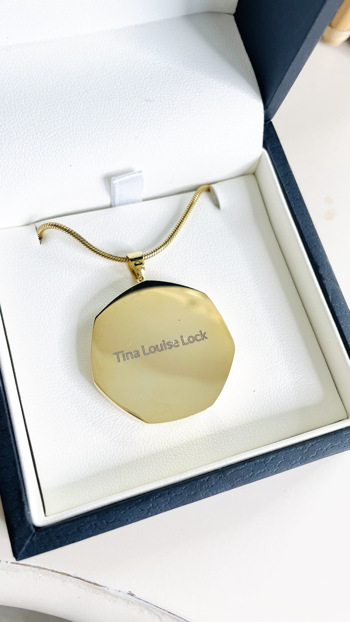 Heads and Tails Jewellery Facebook ad
