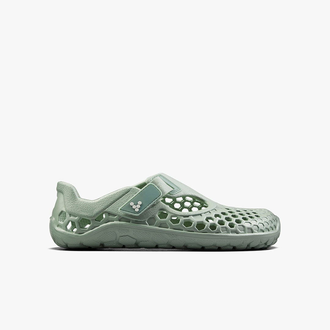 Vivobarefoot Facebook ad