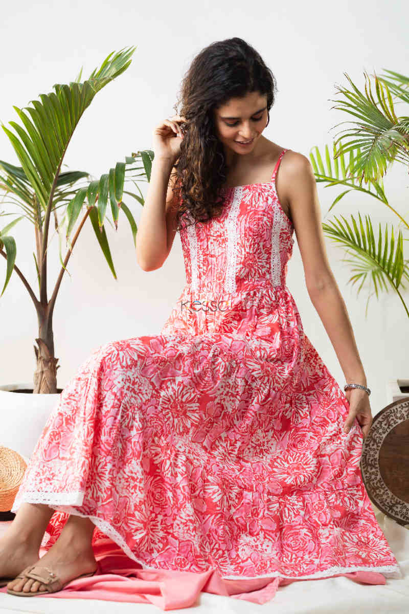 KUSVAA Facebook ad: Handcrafted Indian ethnic wear, Ajrakh, Sanganeri…