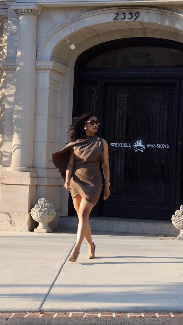 MICAS Facebook ad: Like Old Hollywood royalty in my new @micas.official…