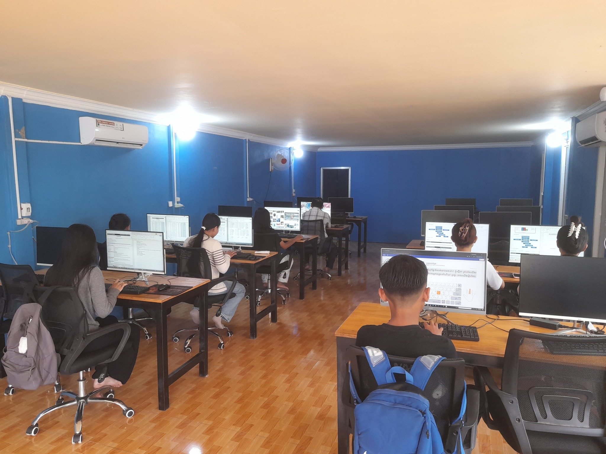 មជ្ឈមណ្ឌលបាក់ទូកអាយធី ខេត្តបន្ទាយមានជ័យ Facebook ad