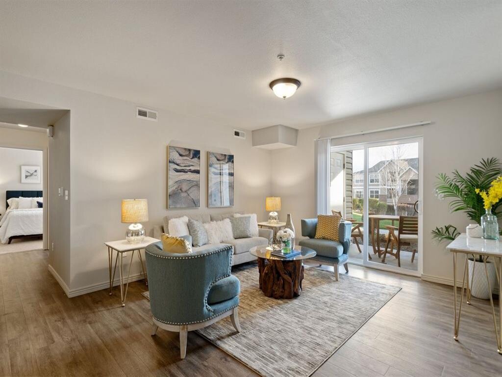 Apartments.com Facebook ad