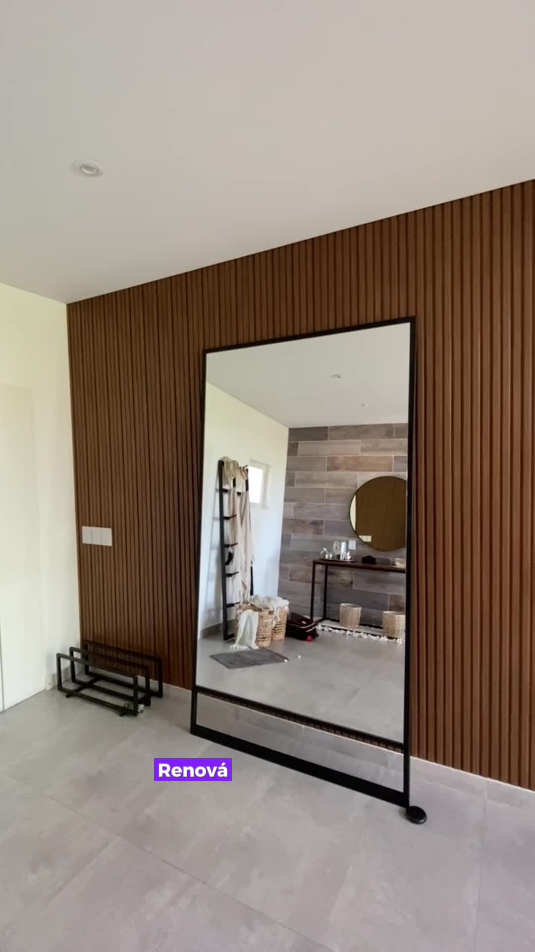 Yuka Facebook ad: Transformá tus espacios con Wood Panels de PVC