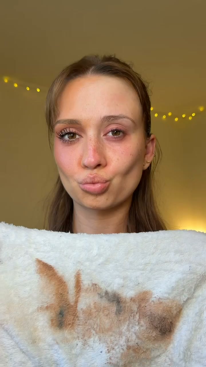 Elemis Facebook ad: The Makeup-Melting Balm