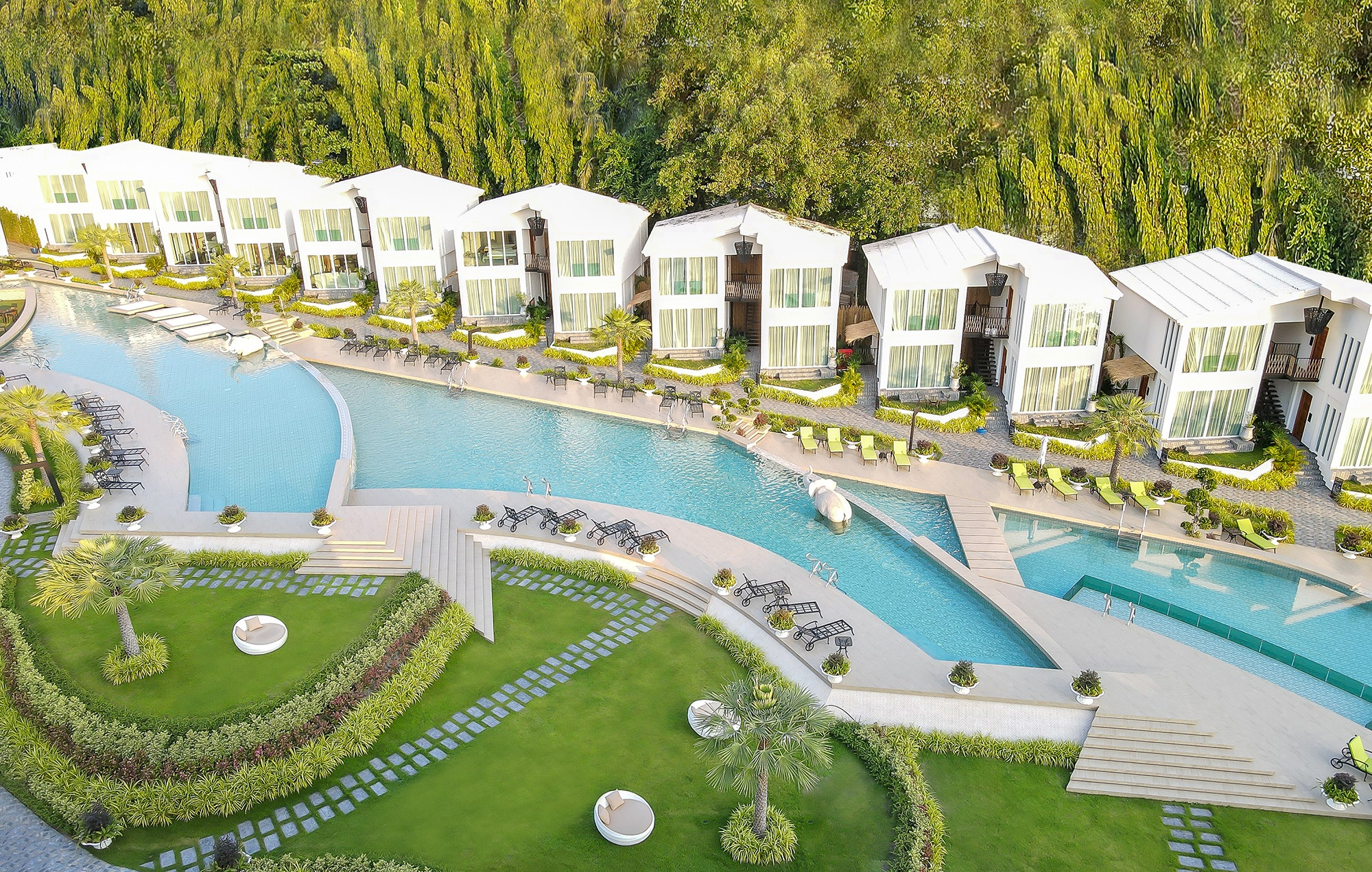 Vannee Golden Sands Koh Phangan Hotel Beach Resort Facebook ad from Mar 12, 2026