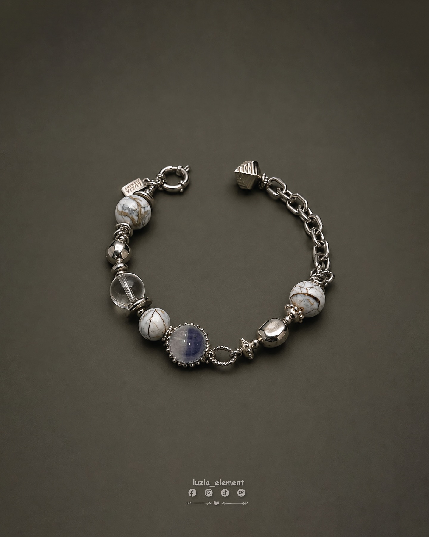 Luzia Element Facebook ad: BẦU TRỜI ĐÊM TRÊN BIỂN - Blue Florite…