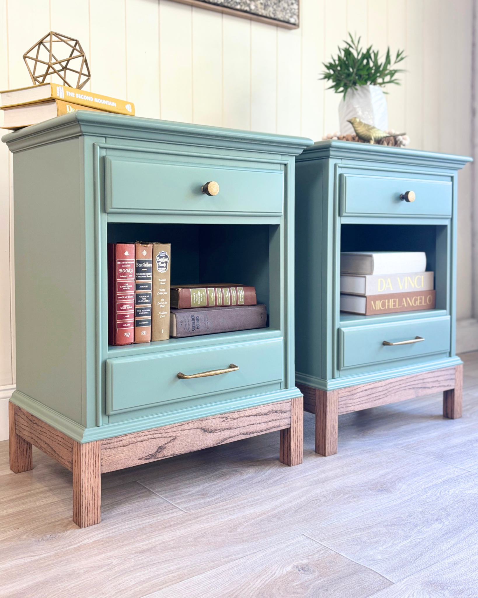 Flying Dutchman Furniture Facebook ad: Stop guessing what to charge for your flips