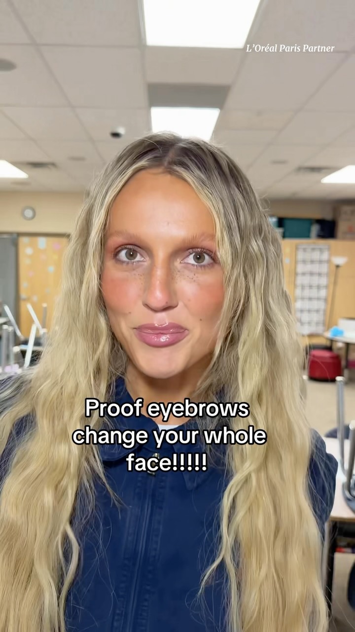 L'Oréal Paris Facebook ad: The @lorealparis faux brow pen is my go…
