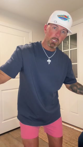 HolStrength Facebook ad: My favorite apparel brand