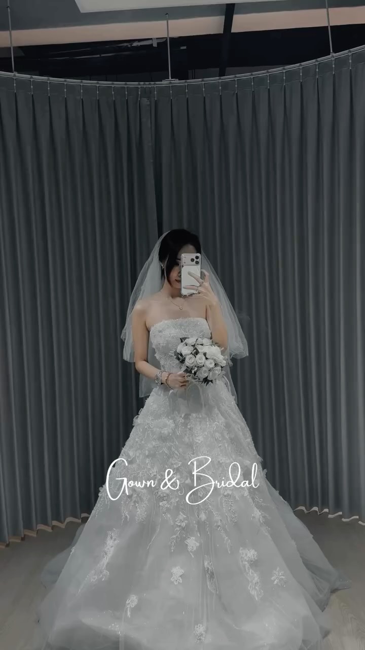 Gown and Bridal Singapore Facebook ad: Gown and Bridal | Wedding Dress Rental Singapore
