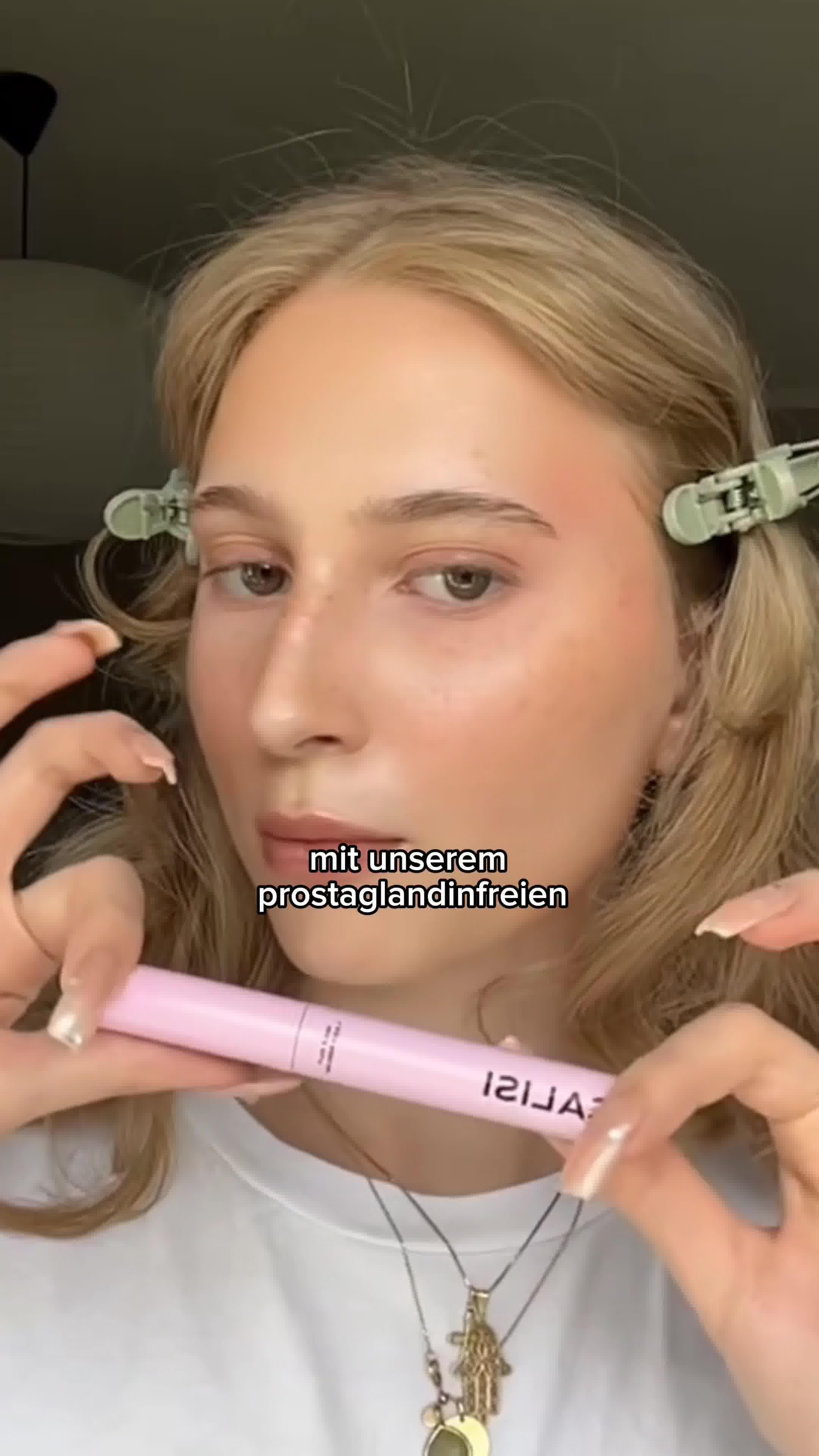 Calisi Beauty Facebook ad: MAXIMAL GESUNDE LANGE WIMPERN!