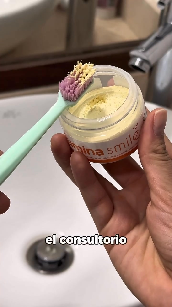 Marak Cosmetics Facebook ad: Lumina Smile