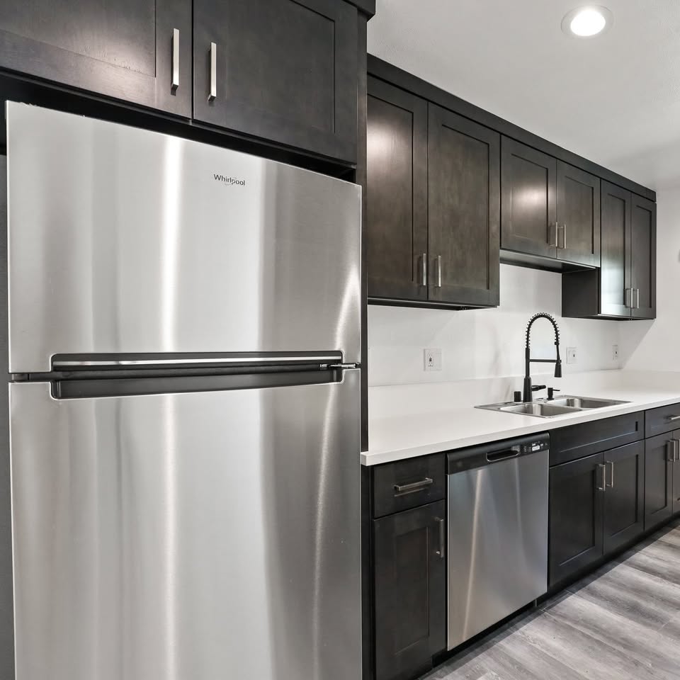 Jerry Fink Facebook ad: 1 Bed 1 Bath Apartment