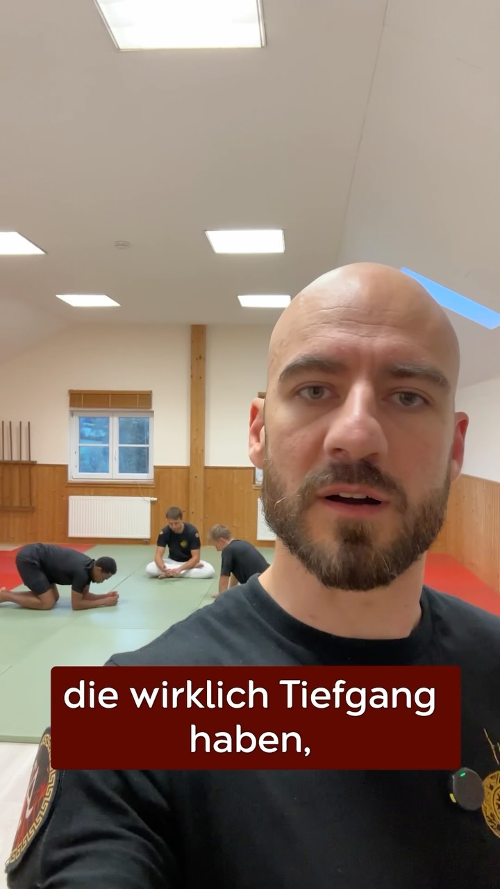 Moksha Movement - Männerakademie Facebook ad: Viele Männer haben Freunde.